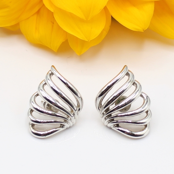 Vintage Monet wing earrings - Picture 3 of 5